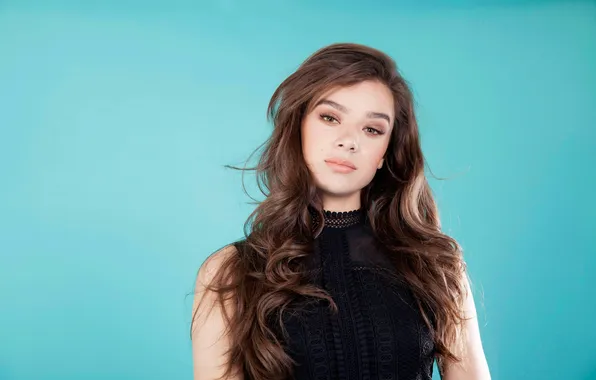 Взгляд, фон, портрет, актриса, певица, шатенка, красотка, Hailee Steinfeld