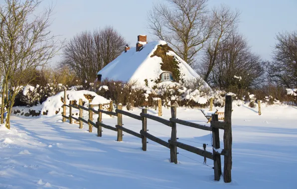 Картинка зима, снег, деревья, пейзаж, природа, дом, забор, ограда