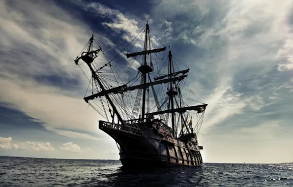 Море, корабль, шхуна