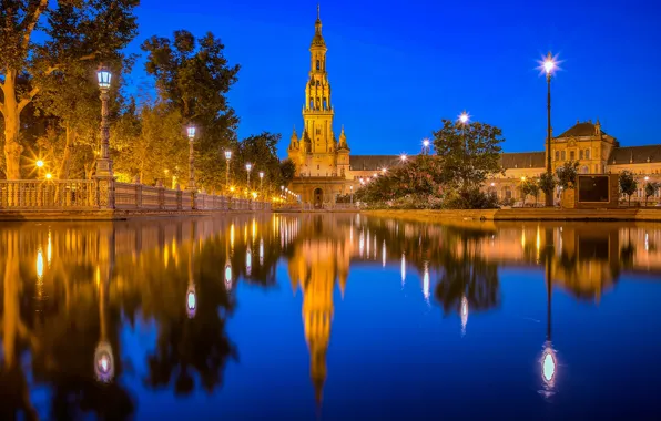 Картинка отражение, река, башня, фонари, ночной город, Испания, Spain, Севилья