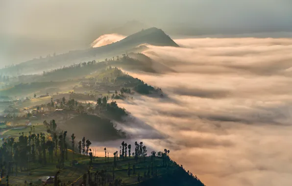 Картинка облака, свет, горы, туман, утро, вулкан, дымка