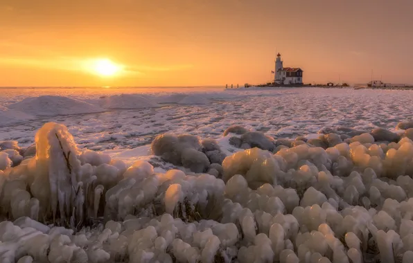 Картинка море, закат, берег, маяк, лёд