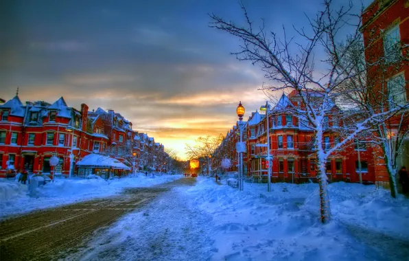 Картинка небо, облака, снег, украшения, деревья, улица, дома, Зима