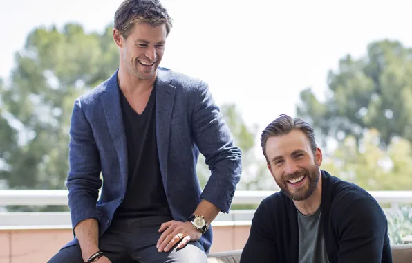 Поза, смех, Chris Hemsworth, Chris Evans