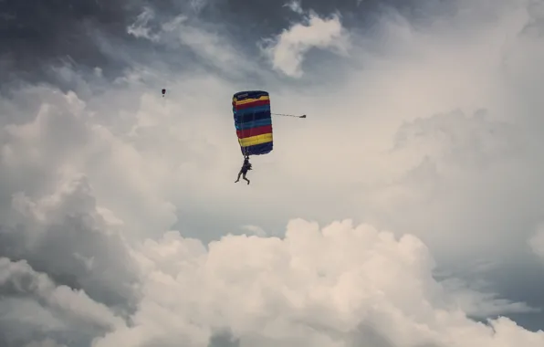 Картинка небо, облака, парашютисты, экстремальный спорт, прыжки с парашютом, парашютизм