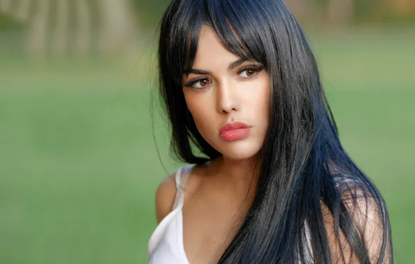 Картинка лицо, фон, брюнетка, красотка