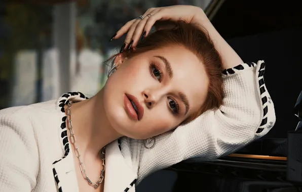 Взгляд, девушка, поза, макияж, губы, красотка, цепочка, Madelaine Petsch