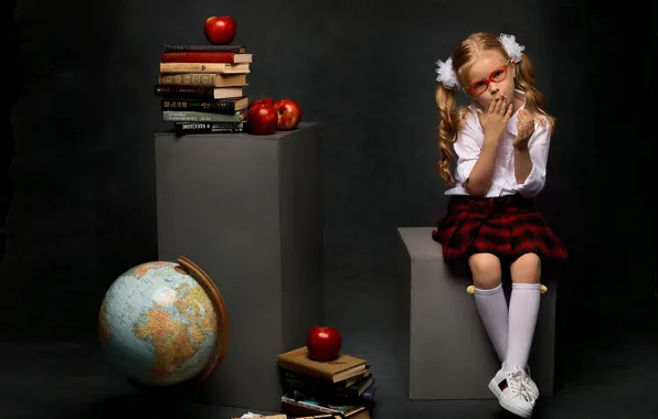 Картинка яблоки, книги, кеды, юбка, очки, девочка, блузка, школьница