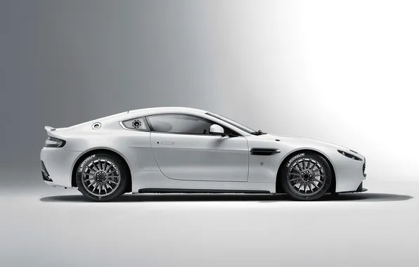 Картинка Aston Martin, Авто, Vantage, Белый, Купэ, Спорткар, Вид сбоку, GT4