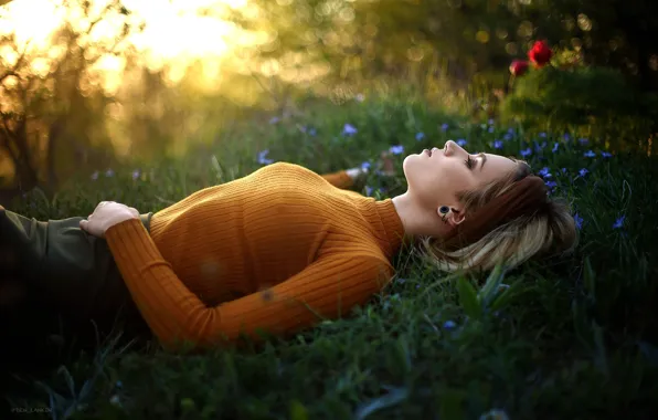 Трава, девушка, цветы, природа, поза, настроение, закрытые глаза, Денис Ланкин