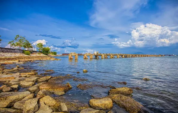 Море, небо, облака, озеро, камни, берег, опора, старый мост