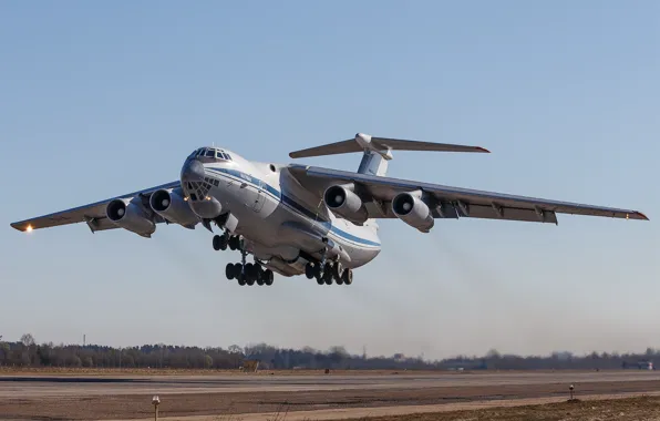 Картинка самолёт, аэродром, российский, военно-транспортный, тяжёлый, Ил-76МД