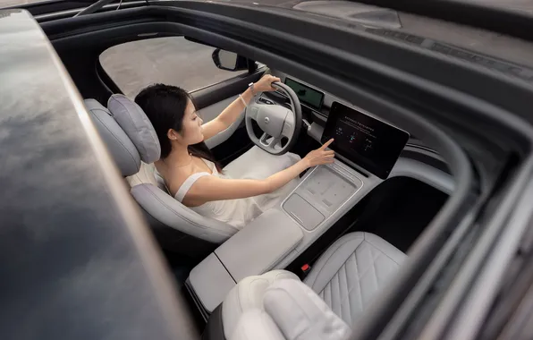 Девушка, интерьер, внедорожник, азиатка, SUV, электромобиль, NIO, 2025