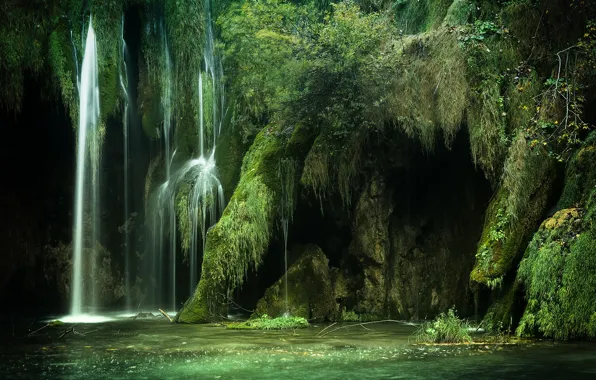 Зелень, озеро, водопад, мох, Хорватия, Croatia, Plitvice Lakes National Park, Национальный парк Плитвицкие озёра