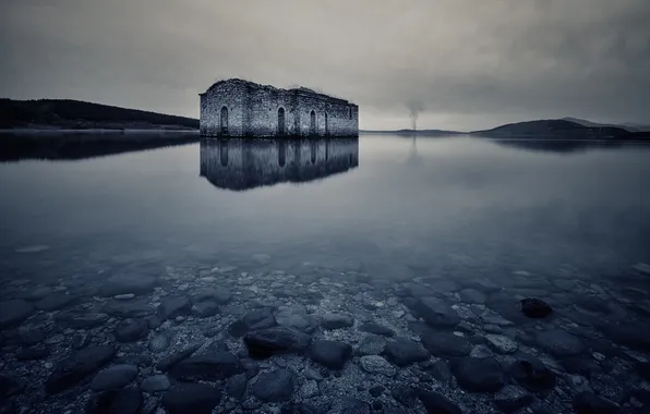 Озеро, отражение, зеркало, церковь, Болгария, серые облака, Jrebchevo