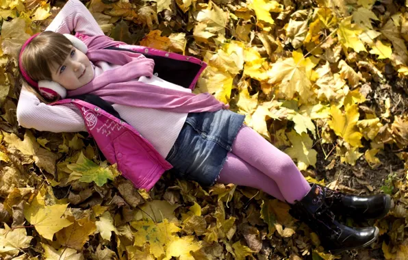 Осень, листья, природа, отдых, ребенок, наушники, шарф, девочка