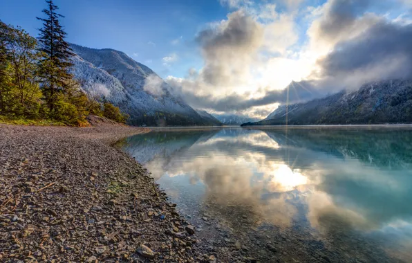 Горы, тучи, река, камни, берег, Австрия, лучи солнца, Tirol