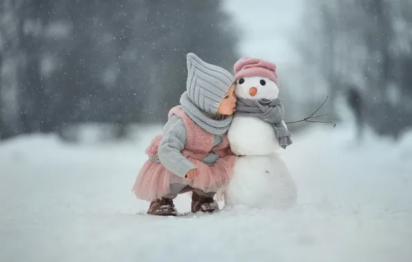 Картинка зима, снег, девочка, снеговик, друзья, по секрету