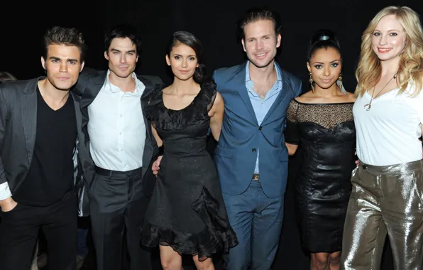 Платье, рубашка, Nina Dobrev, Нина Добрев, красивые, Дневники вампира, Ian Somerhalder, Иен Сомерхолдер