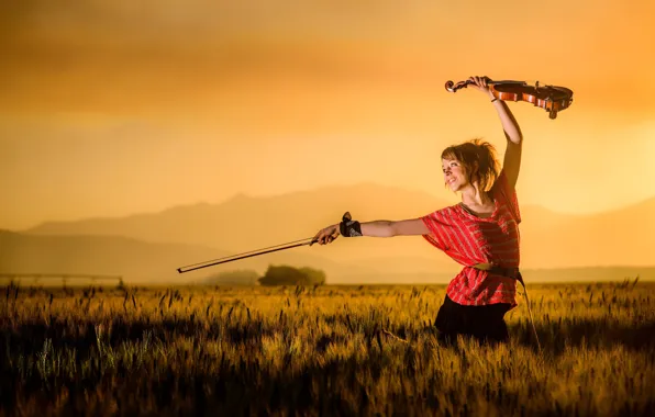 Картинка поле, закат, горы, скрипка, violin, Линдси Стирлинг, Lindsey Stirling