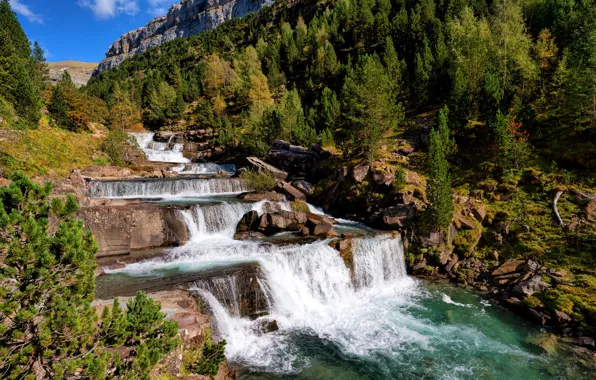 Лес, солнце, деревья, горы, камни, скалы, водопад, Испания