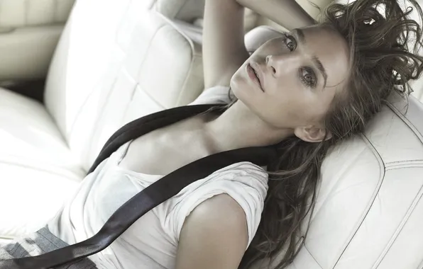 Эшли Олсен, в авто, с белым, кожаным, сиденьем