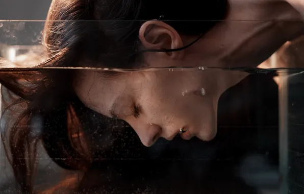 Картинка стекло, вода, девушка, Ульяна Найденкова