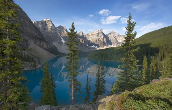 Картинка лес, деревья, горы, Канада, Banff National Park, Canada, Moraine Lake, Valley of the Ten Peaks