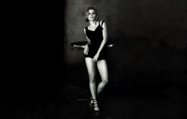Картинка девушка, фигура, ч/б, актриса, Scarlett Johansson, ножки, Скарлет Йохансон