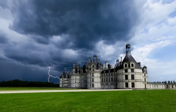 Картинка гроза, небо, тучи, замок, молния, Франция, France, Chateau de Chambord