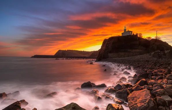 Море, ночь, маяк