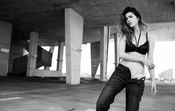 Картинка girl, bra, woman, model, beauty, lady, jeans