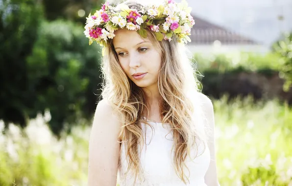 Картинка girl, dress, eyes, lips, hair, crown of flowers