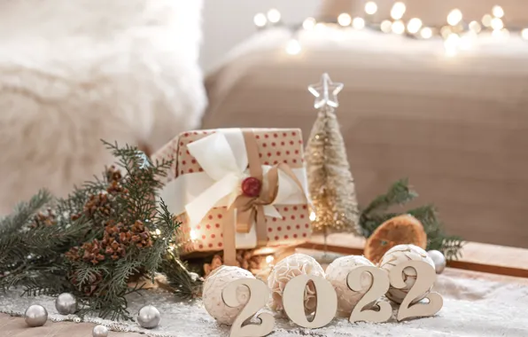 Картинка шарики, подарок, Рождество, цифры, Новый год, ёлочка, декорация, еловые ветки