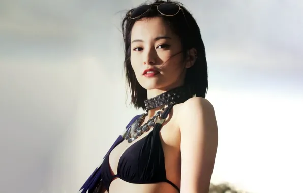 Girl, sexy, cleavage, boobs, smile, beautiful, short hair, pretty