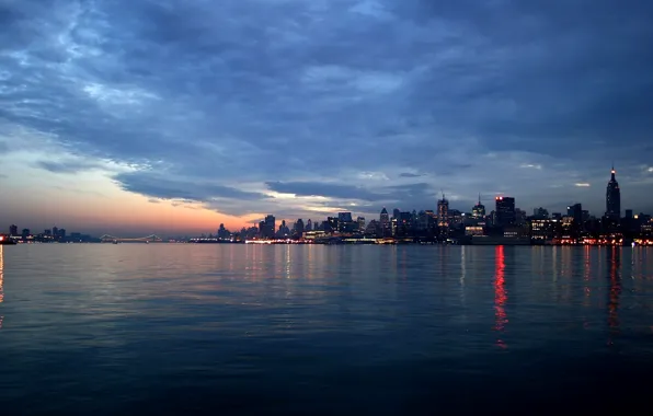 Картинка небо, облака, ночь, мост, город, огни, дома