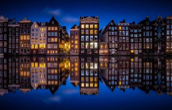 Картинка отражения, ночь, город, огни, дома, Амстердам, канал, Нидерланды