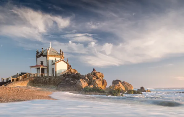 Картинка пляж, пейзаж, природа, камни, океан, берег, церковь, Португалия