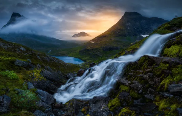 Горы, туман, рассвет, водопад, утро, Норвегия, Norway, Romsdalen Valley