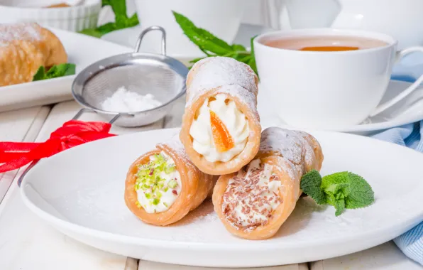 Сыр, пирожное, орехи, крем, трубочки, сахарная пудра, канноли, рикотта