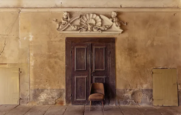 Картинка стена, двери, стул