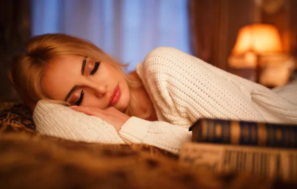Книги, лицо, закрытые глаза, спящая девушка, макияж, Marko Smiljanic, свитер, Aleksandra Stojković