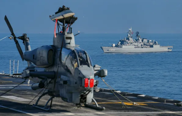 Турция, фрегат TCG Fatih, УДК TCG Anadolu