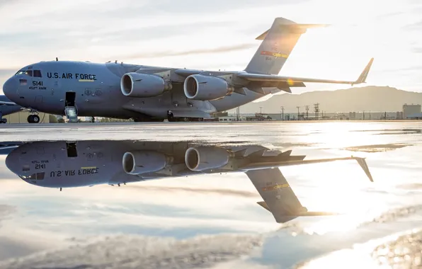 ВВС США, Boeing C-17 Globemaster III, американский военно-транспортный самолёт