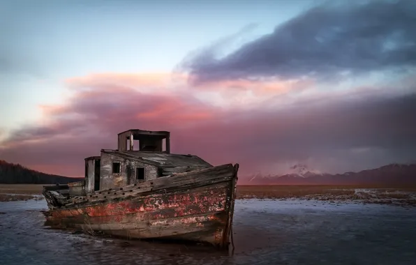 Закат, корабль, мель