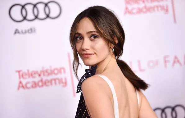 Картинка поза, спина, актриса, Emmy Rossum