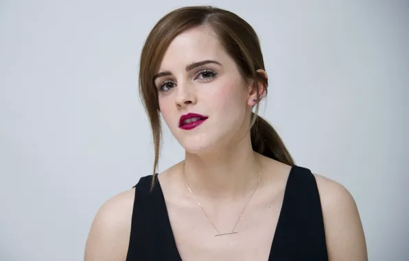 Модель, актриса, красивая, Эмма Уотсон, Emma Watson, серый фон, знаменитость