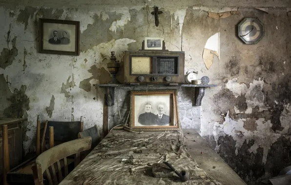 Дом, радио, натурализм