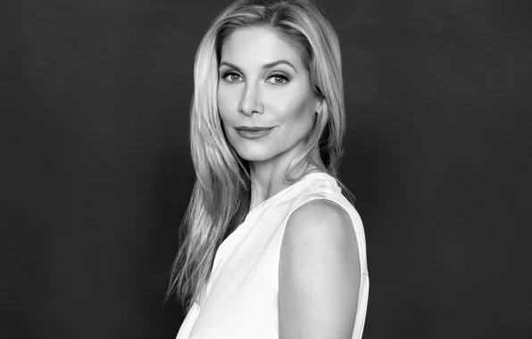 Картинка улыбка, актриса, черно-белое, Elizabeth Mitchell