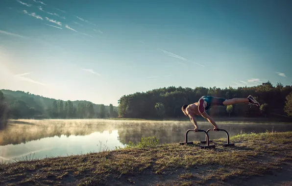 Картинка туман, озеро, утро, спортсмен
